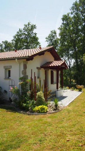 VILLA XARAN ERDIAN Gîte LA PETITE MAISON